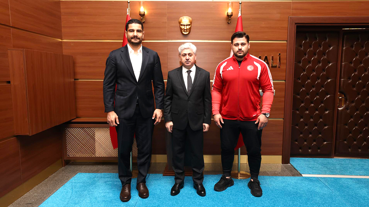Yozgatlı Şampiyon Rıza Kayaalp Sakarya'da