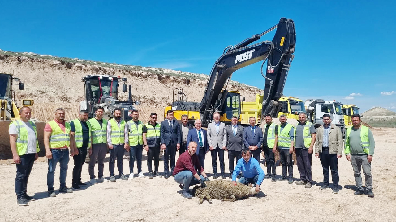 Yozgat’ın o köyünde yol atağı başladı