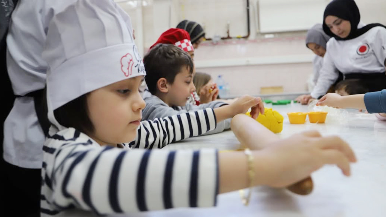 Yozgat’ta Miniklerden Üniversite Mutfağında Renkli Ziyaret
