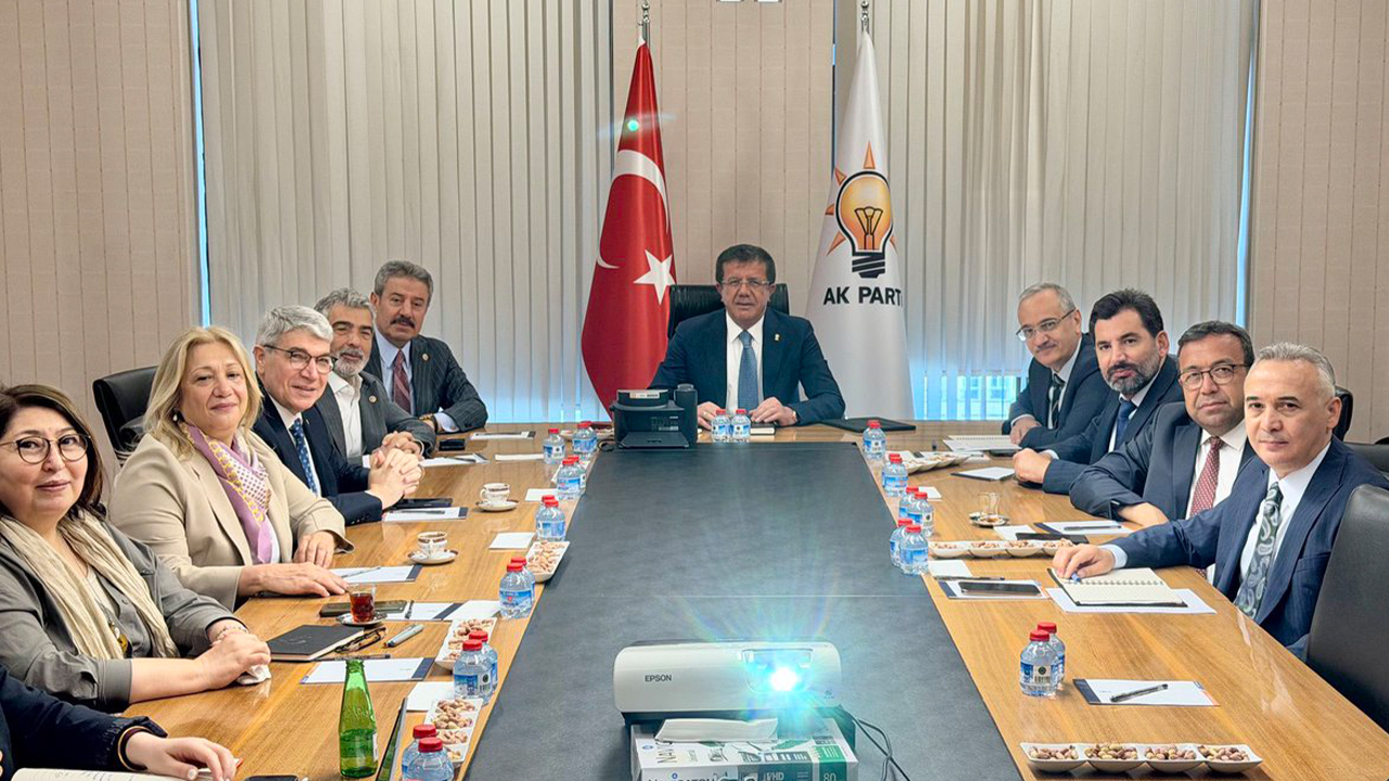 AK Parti Ekonomi Ekibinden Kritik Toplantı: Yatırım ve Üretim Vurgusu Öne Çıktı