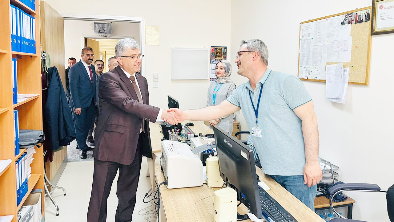 Yozgat İl Sağlık Müdürü Karaarslan Çekerek’te Hastane İncelemesi Yaptı