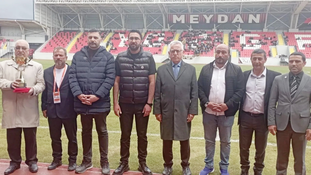 Yozgatspor 1959 FK Süper Amatör Lig Şampiyonluğunu Kupa Töreniyle Taçlandırdı