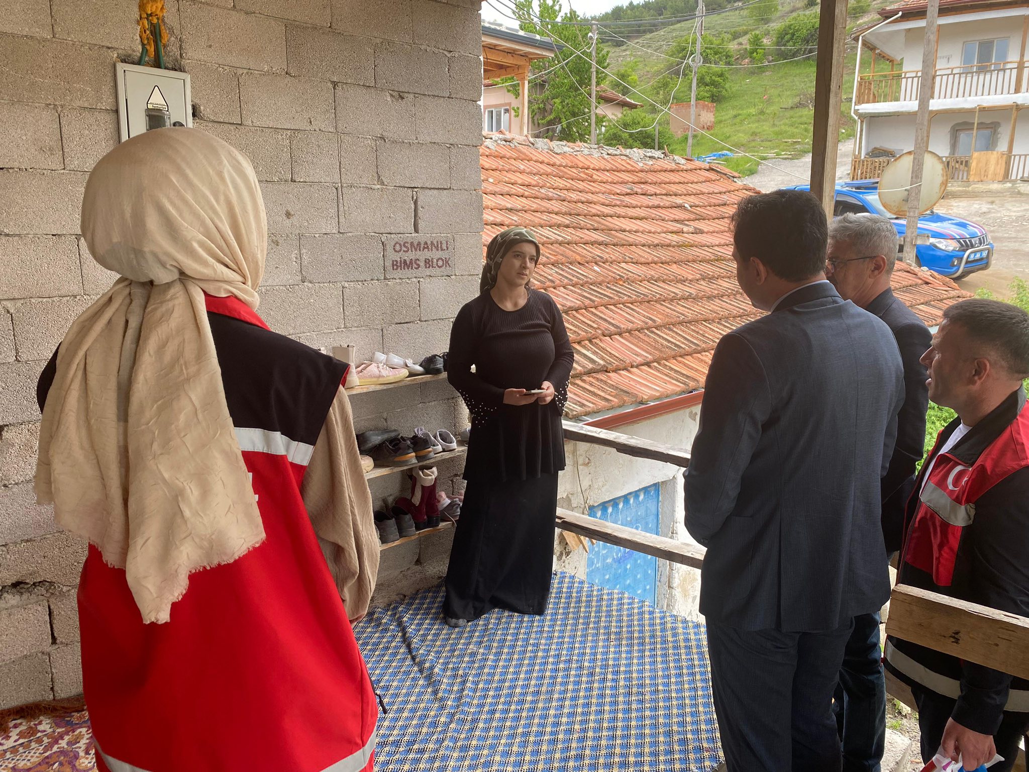 Saraykent’te Trafik Kazası Sonrası Taziye Ziyareti: Kaymakam Öztürk Ailelerle Bir Araya Geldi