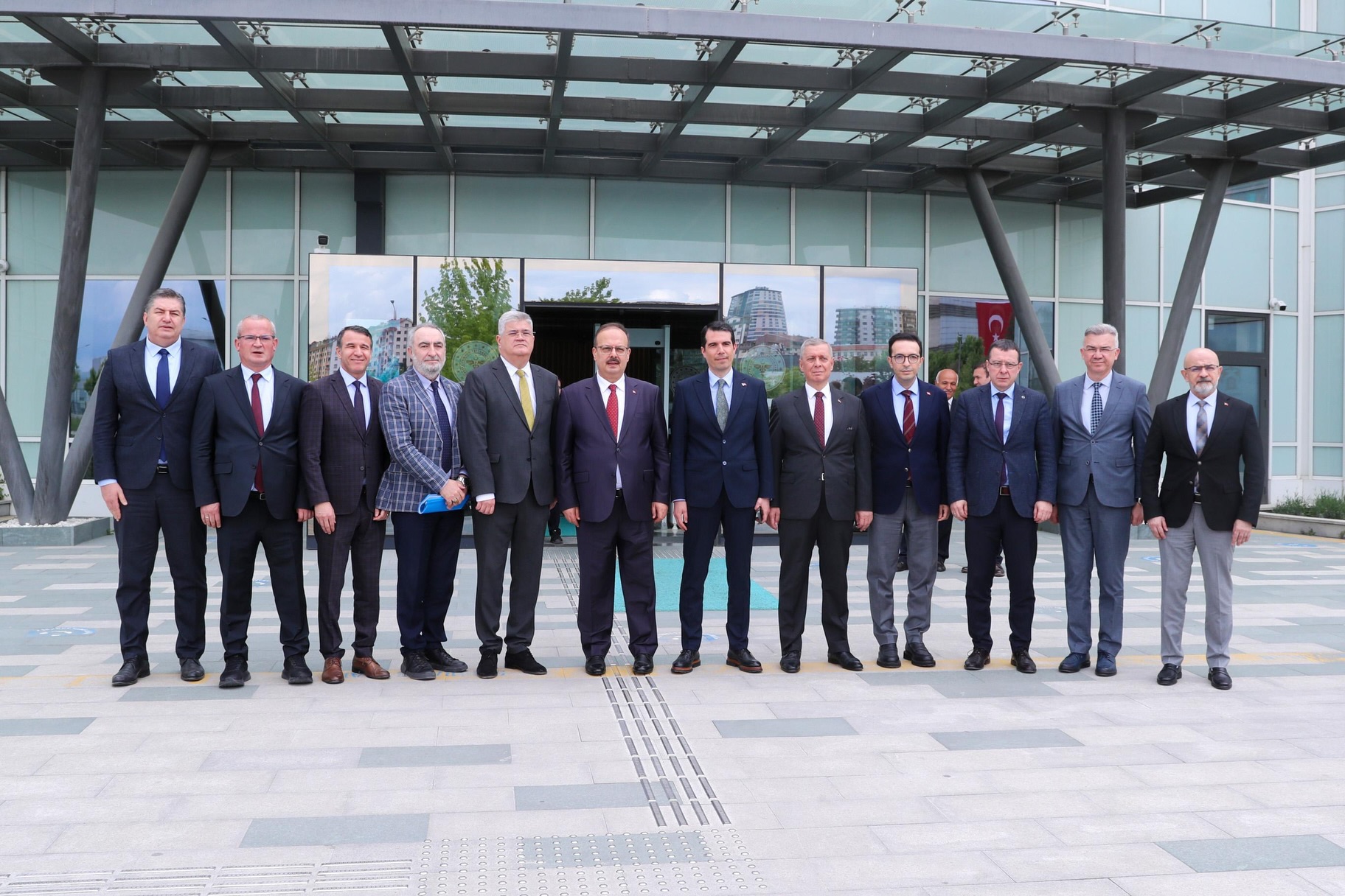 Ankara’da Sağlık Hizmetleri Masaya Yatırıldı: Vali Canbolat’tan 112 Merkezi ve Yatırımlara Yakın Takip