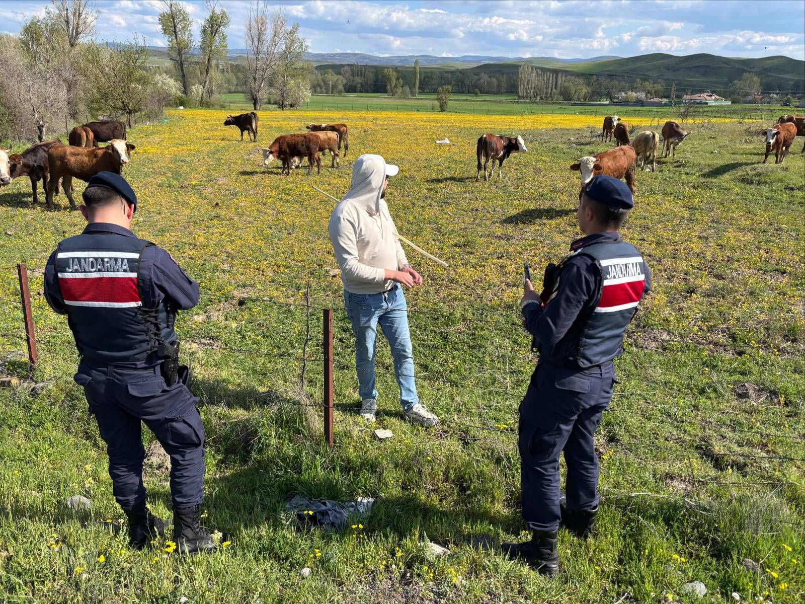 Yozgat’ta Bayram Öncesi Kritik Uyarı! Jandarma Dolandırıcılık Tehlikesine Karşı Harekete Geçti