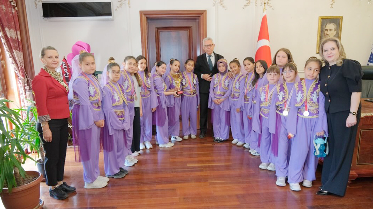 Yozgat Halk Oyunları Ekibinden Türkiye Şampiyonası Öncesi Belediye Ziyareti