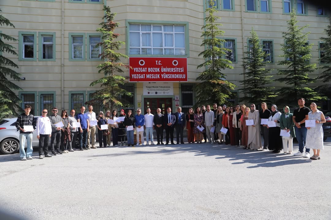Yozgat MYO Dönem Sonu Sergisi V’de Dereceye Giren Öğrenciler Ödüllerini Aldı
