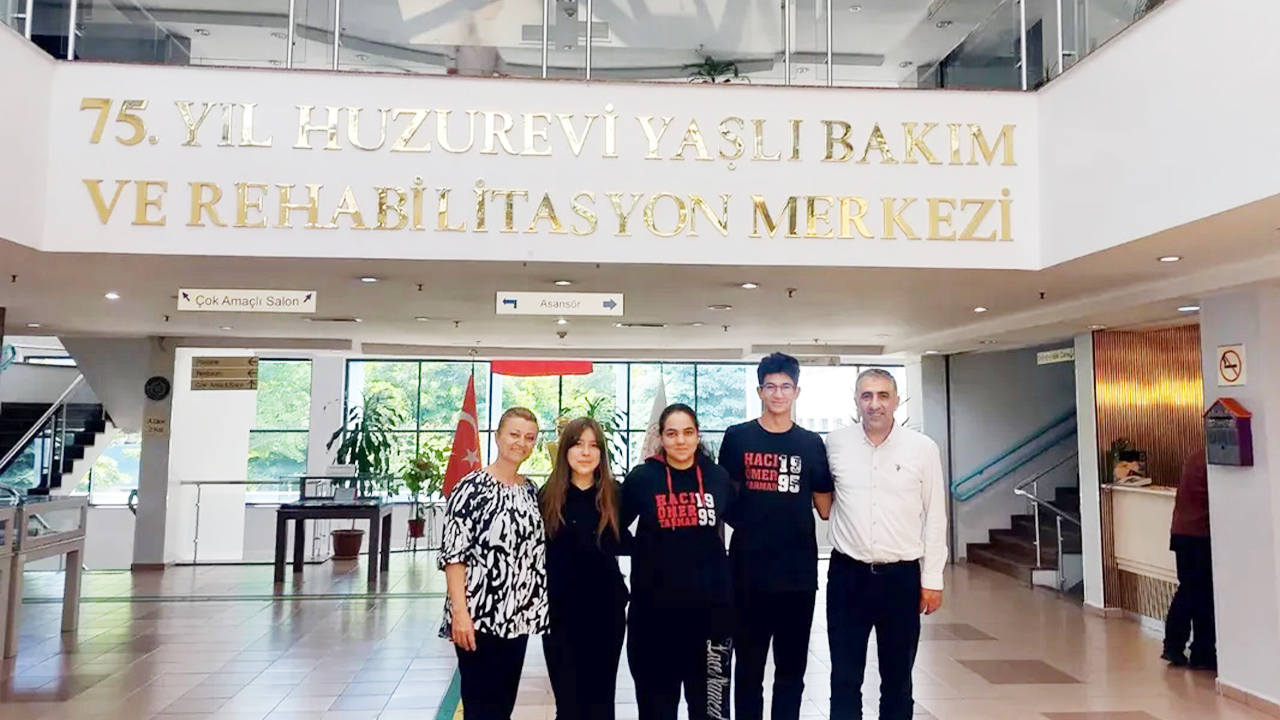 Hacı Ömer Tarman’ın Öğrencilerinden huzurevine anlamlı ziyaret