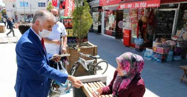 Yozgat’ta gönüllüler, korona virüse karşı halkı bilinçlendirdi