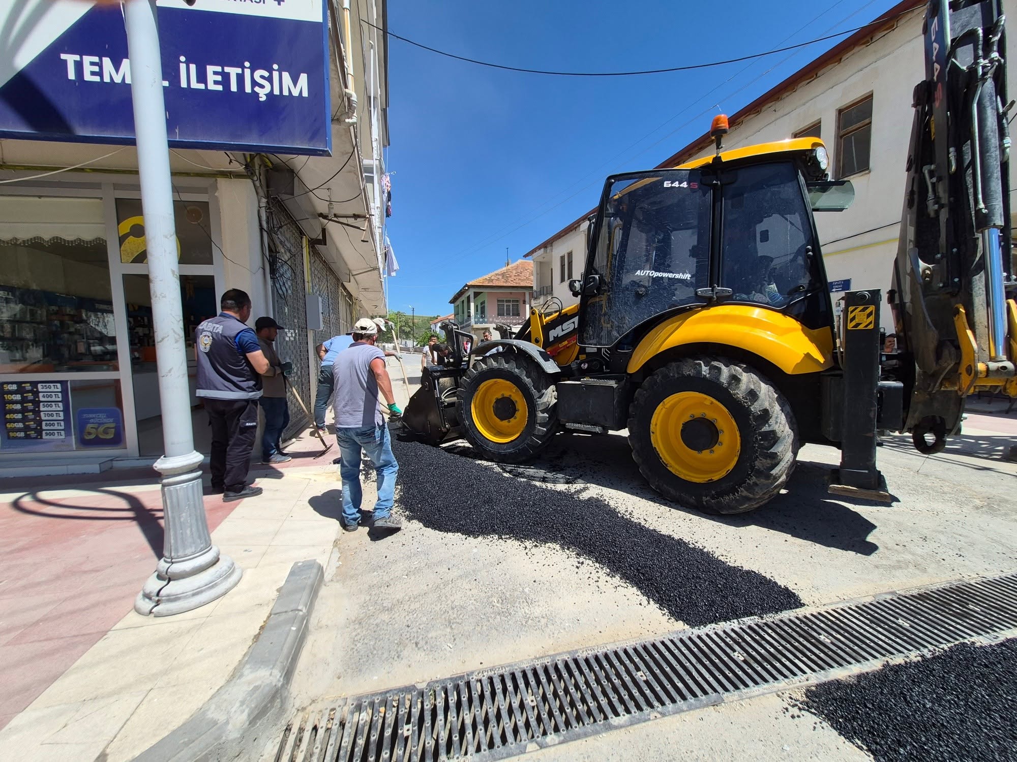 Saraykent’te Yol Bakım ve Asfalt Onarım Çalışmaları Aralıksız Sürüyor
