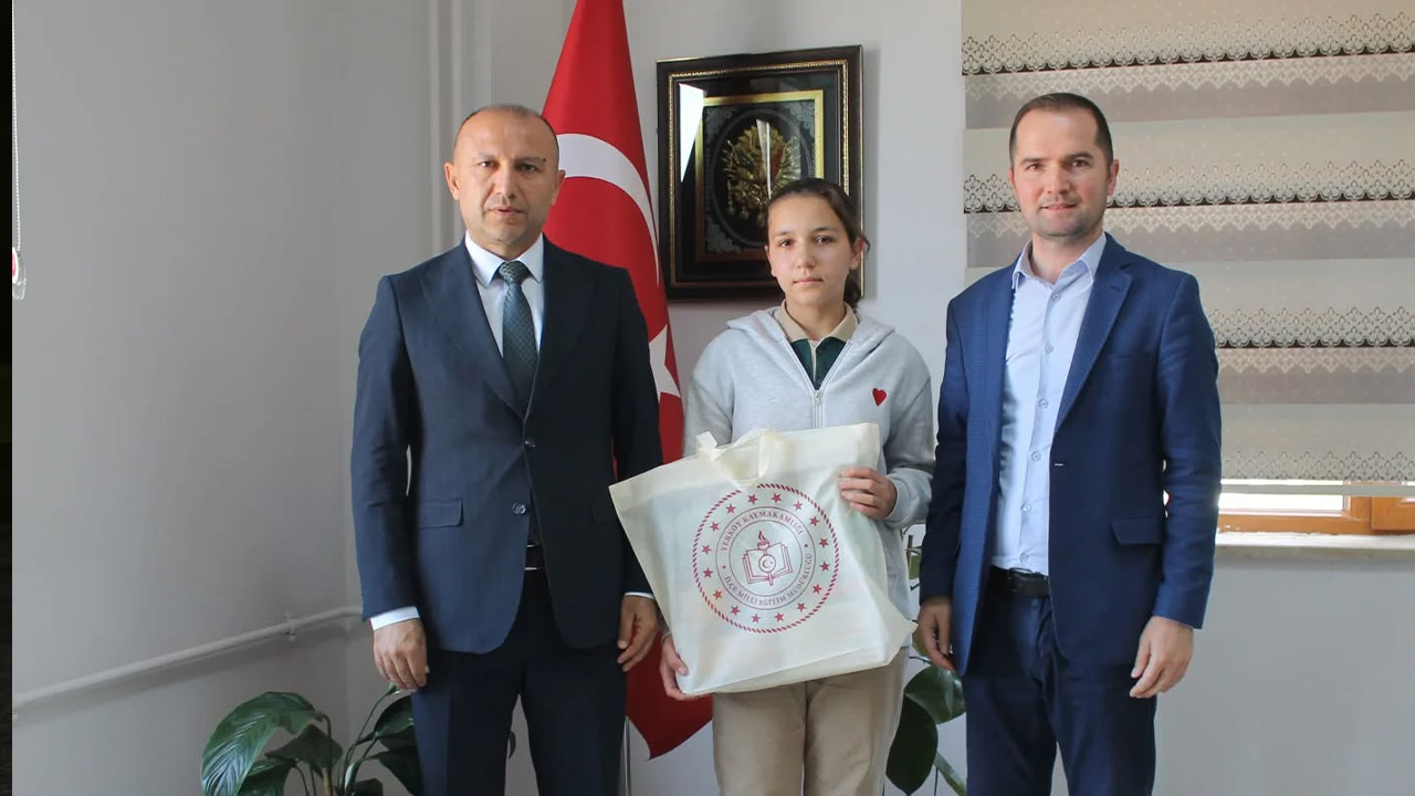 Yerköy’de Gurur Veren Başarı: Dilimizin Zenginlikleri Şiir Yarışmasıyla başarı elde etti