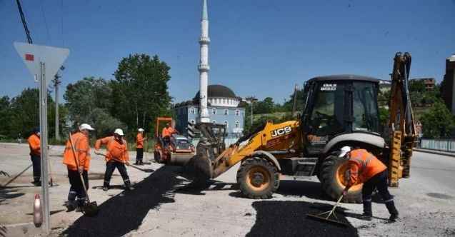 İzmit Belediyesinden Yeşilova Caddesi’ne 77 ton asfalt
