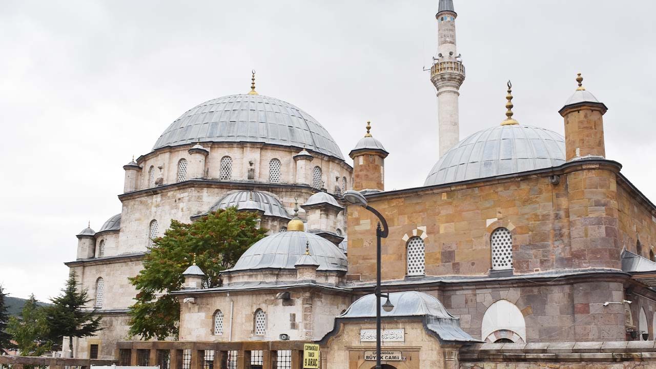 Diyanet’ten 1 Mayıs Cuma Hutbesi: Alın Teri Mukaddestir