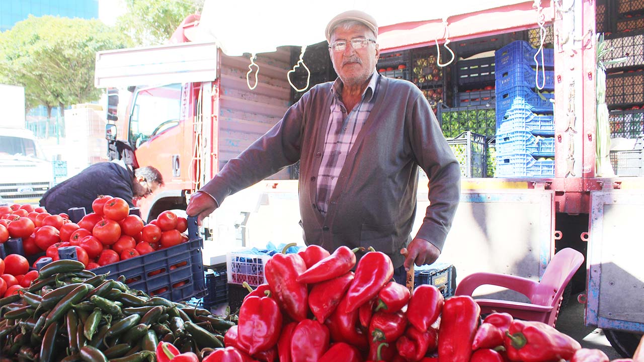 Yozgat’ın Salı Pazarında 60 Yıllık Bir Esnaf: Artık O Eski Pazarlar Yok!