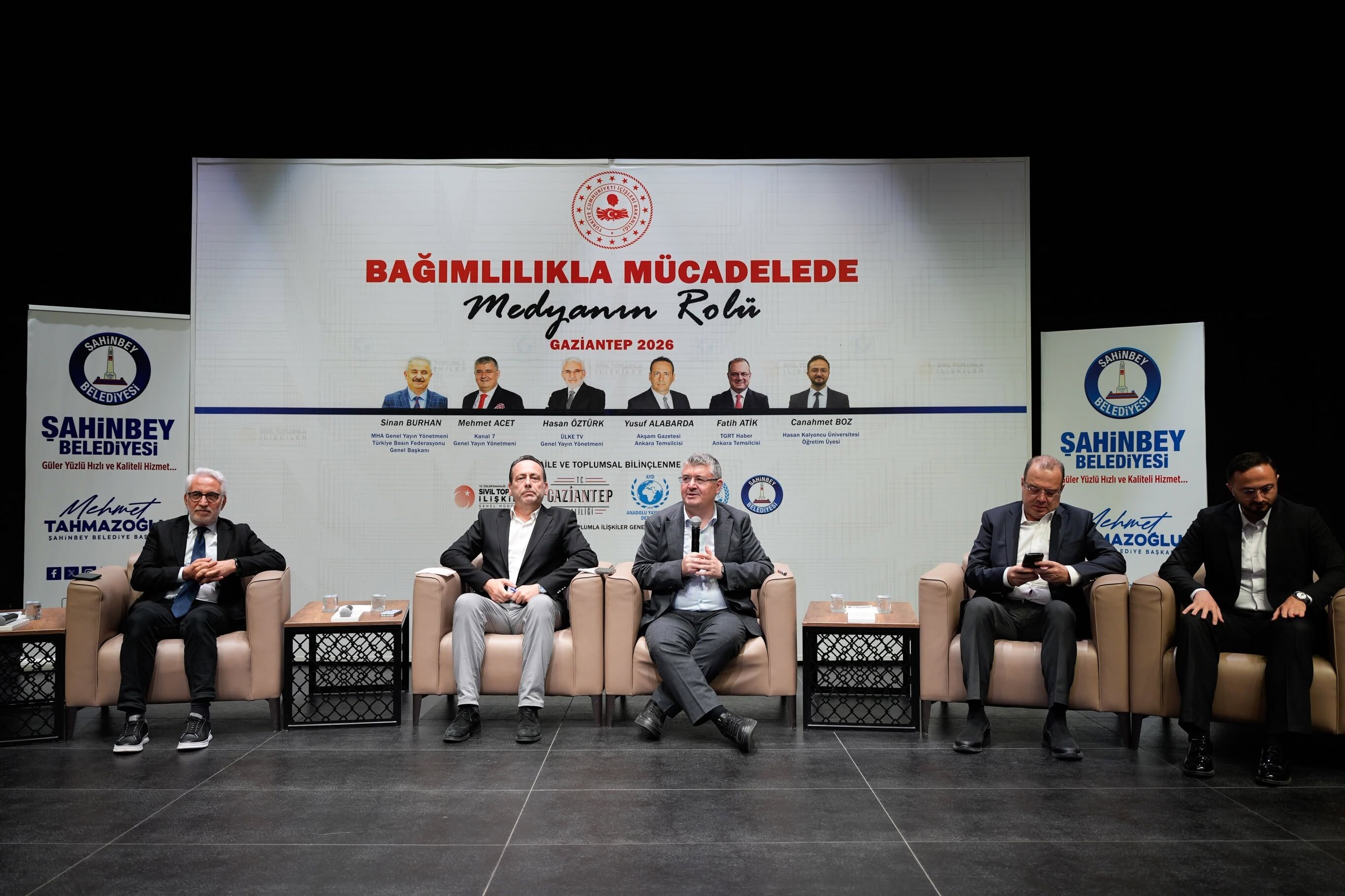 Gaziantep’te Bağımlılıkla Mücadele Zirvesi: Medyanın Gücü ve Ailenin Önemi Masaya Yatırıldı