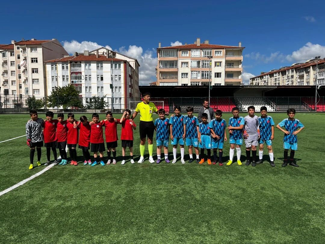 Yozgat Müzeyyen Çokdeğerli İlkokulu’ndan Küçükler Futbol Şenliği’nde Farklı Galibiyet