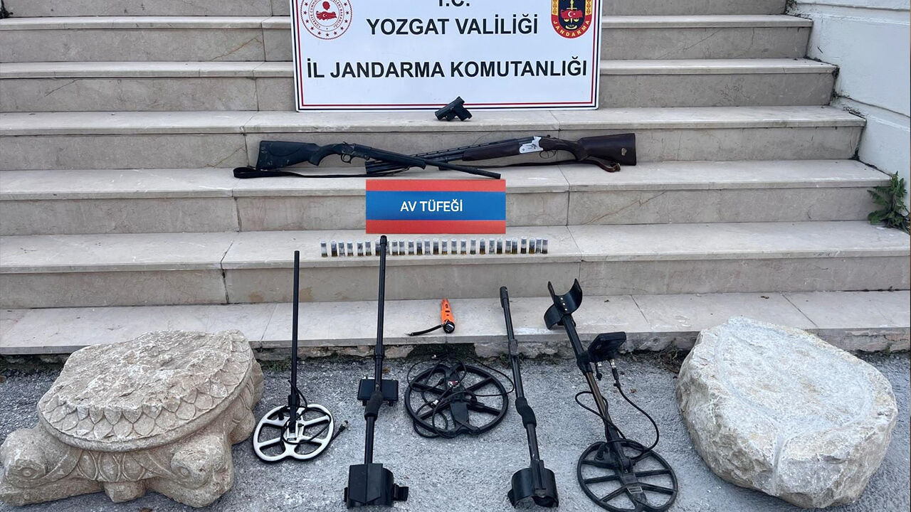 Ev değil sanki müze: Yozgat’ta jandarma operasyonu ile ortaya çıkanlara şoke olacaksınız!