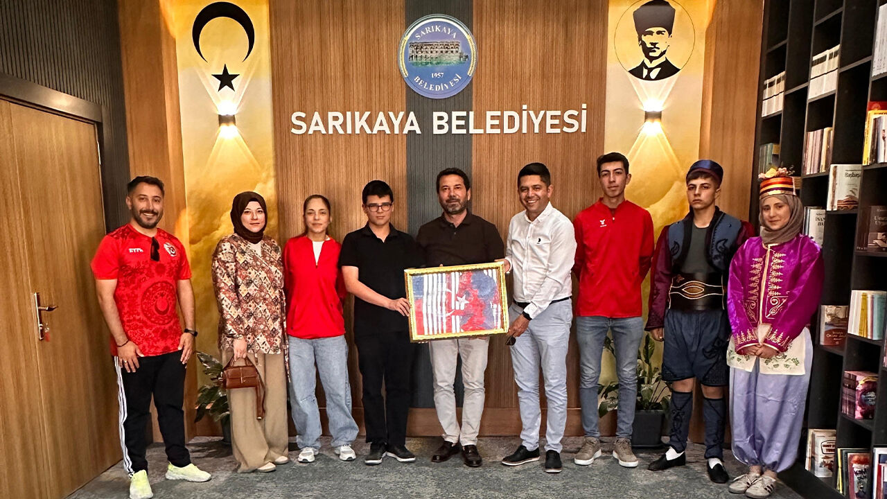 Sarıkaya Belediye Başkanı Gözan Lise Öğrencilerini Makamında Ağırladı