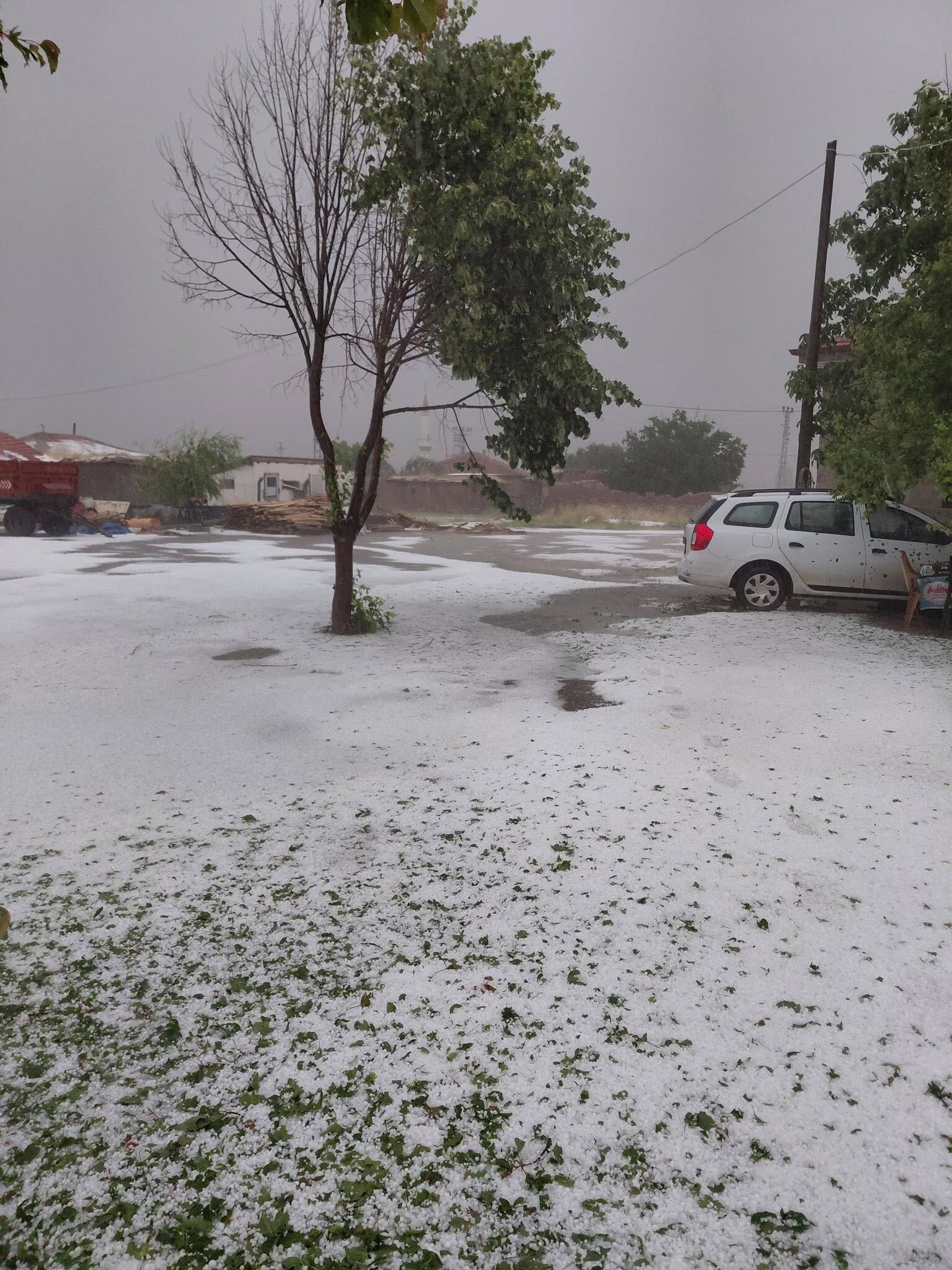 Yozgat’ta Dolu ve Sağanak Felaketi: Yerköy ile Şefaatli’de Sel Alarmı
