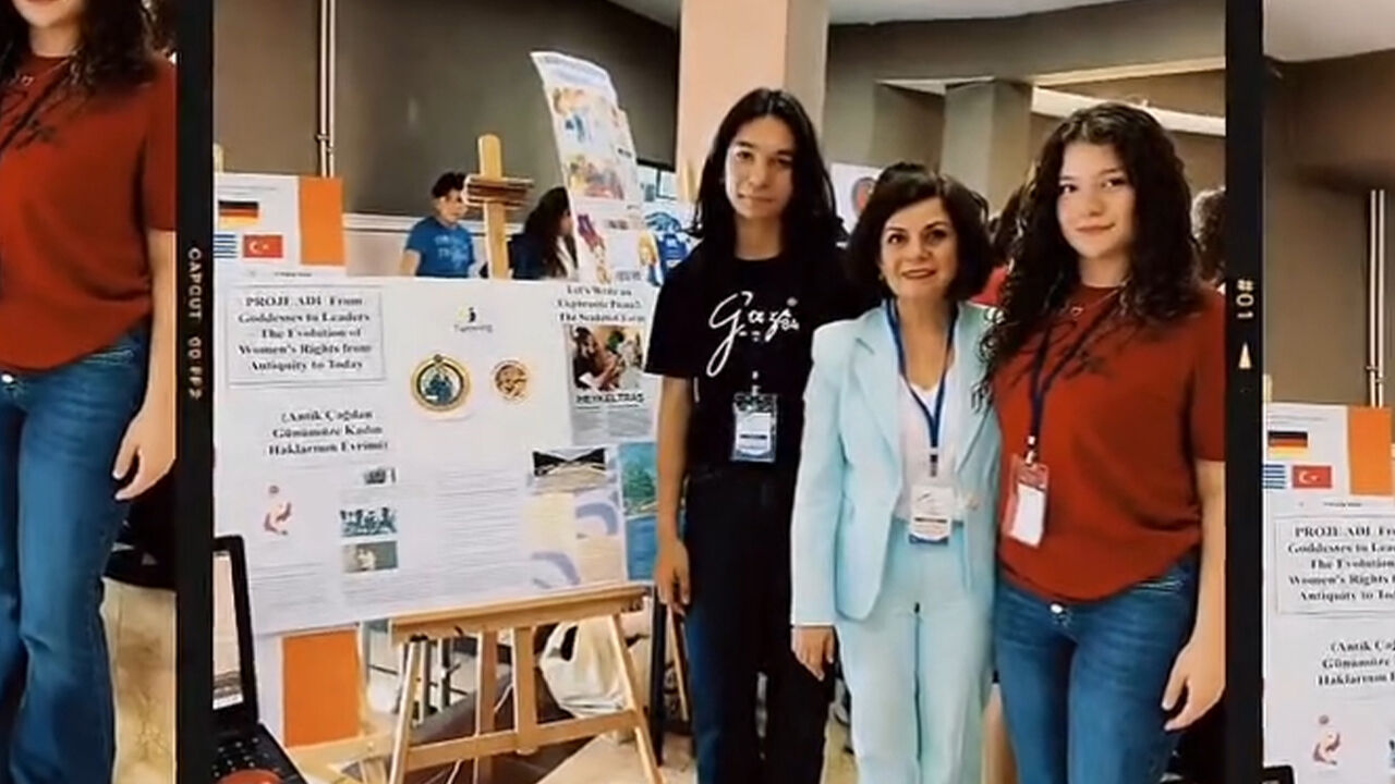 Ankara Gazi Anadolu Lisesi’ne eTwinning Okul Etiketi Ödülü: Çankaya Şenliği’nde Plaket Takdimi