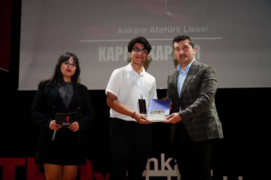 ASBÜ Rektörü Arıcan’dan Gençlere Gelecek Vizyonu: En Büyük Fırsatlar Henüz Açılmamış Kapıların Ardında