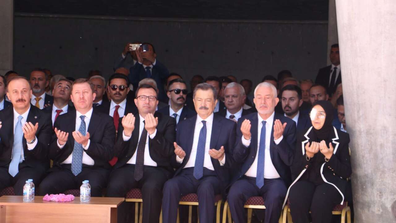Lütfullah Kayalar, Süleyman Demirel’i İslamköy’deki Anıt Mezarında Andı