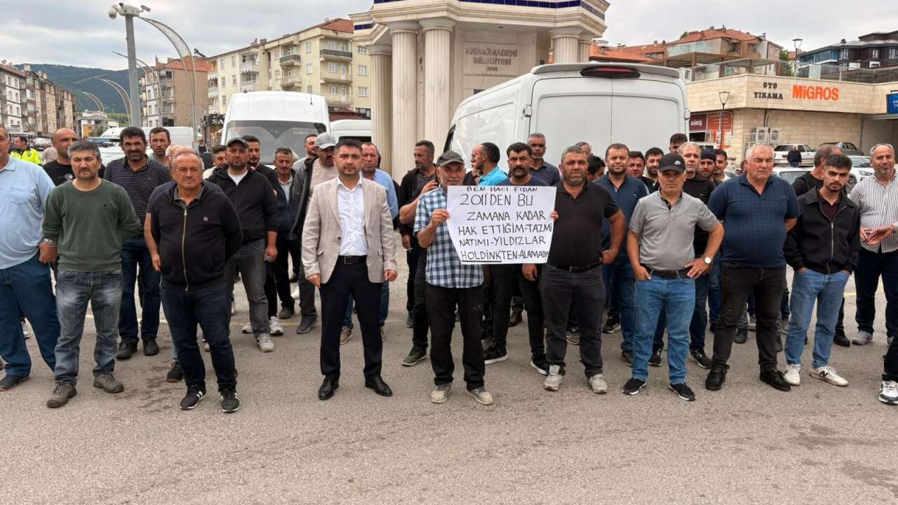 Yozgat'ta 4 aydır maaşlarını alamadıklarını ileri süren işçilerden protesto!