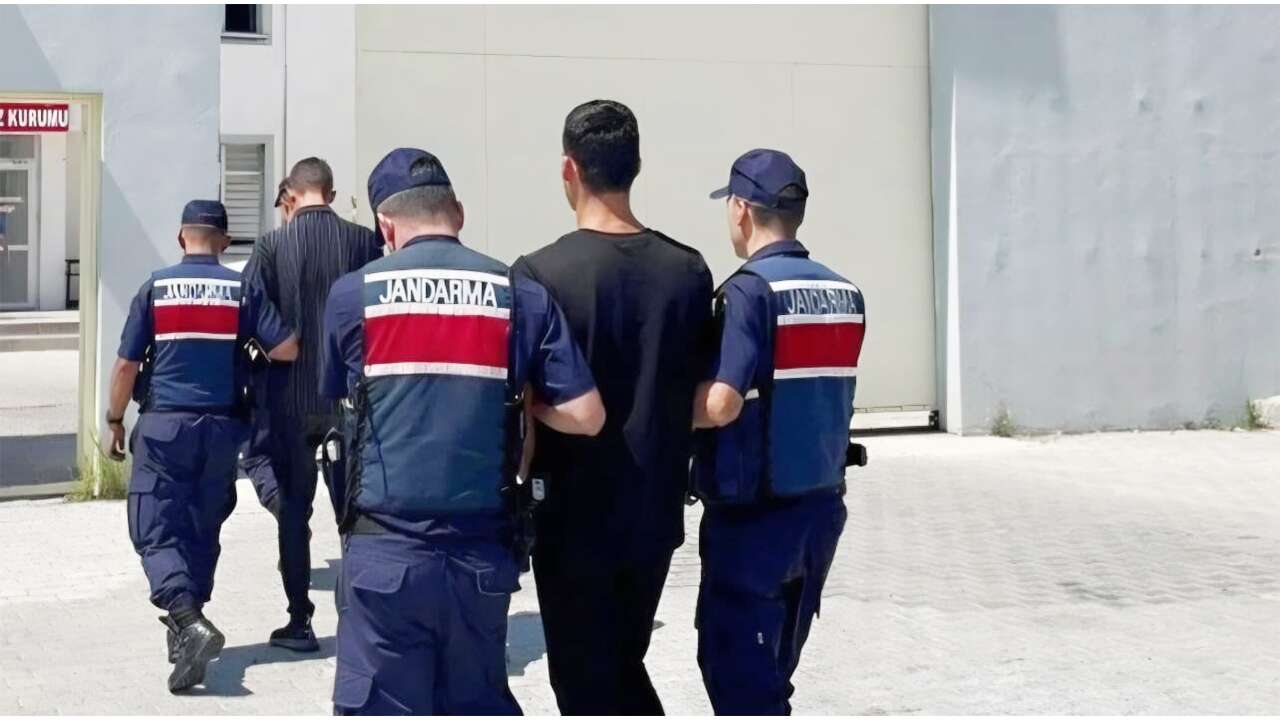 Yozgat Jandarmasından Kaçaklara Geçit Yok: Aranan İki Şahıs Kıskıvrak Yakalandı!