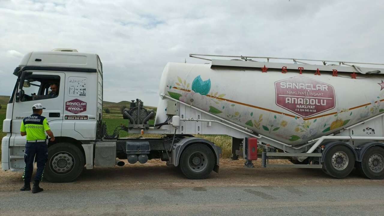 Yozgat Boğazlıyan'da Jandarmadan Kritik Trafik Uygulaması: Yük Araçları Mercek Altında