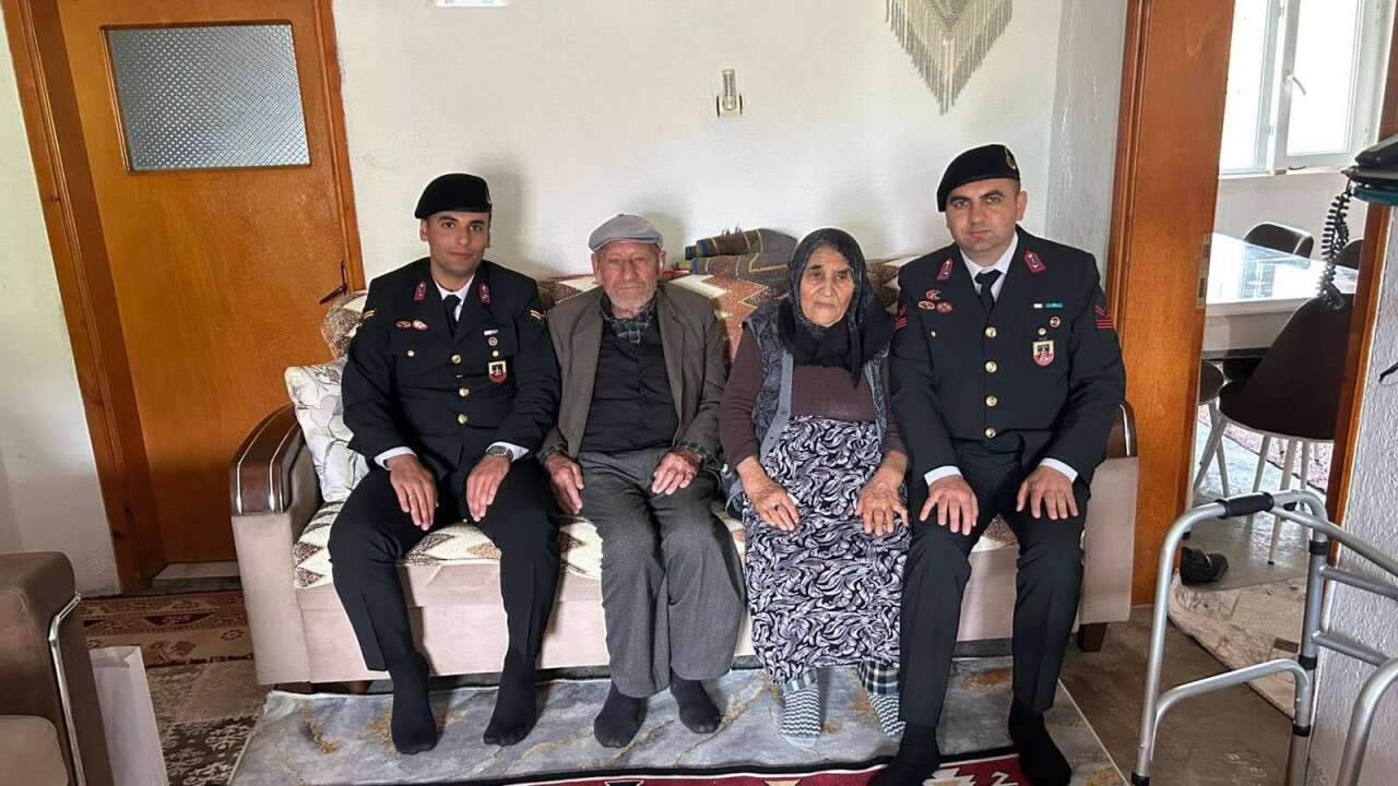 Yerköy’de Şehit Babalarına Babalar Günü Ziyareti: Aile ve Sosyal Hizmetler’den Vefa Programı