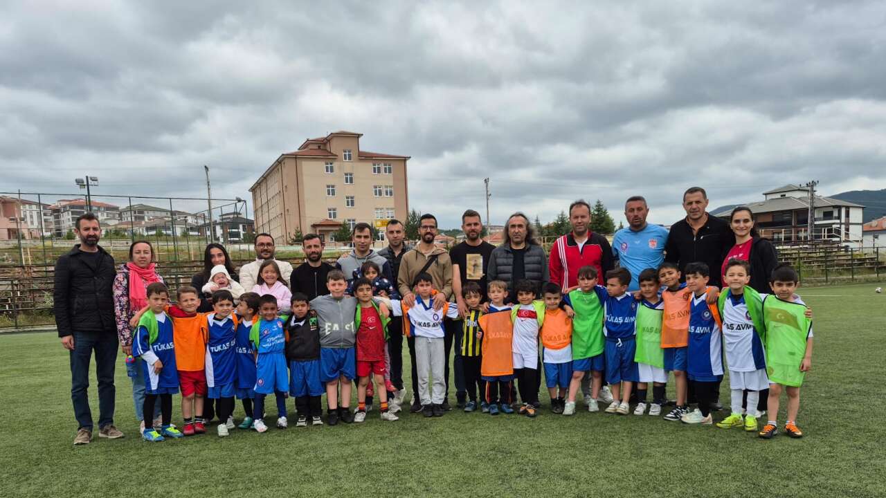 Akdağmadeni Gücü Spor Kulübü Altyapıda Geleceğin Yıldızlarını Yetiştiriyor