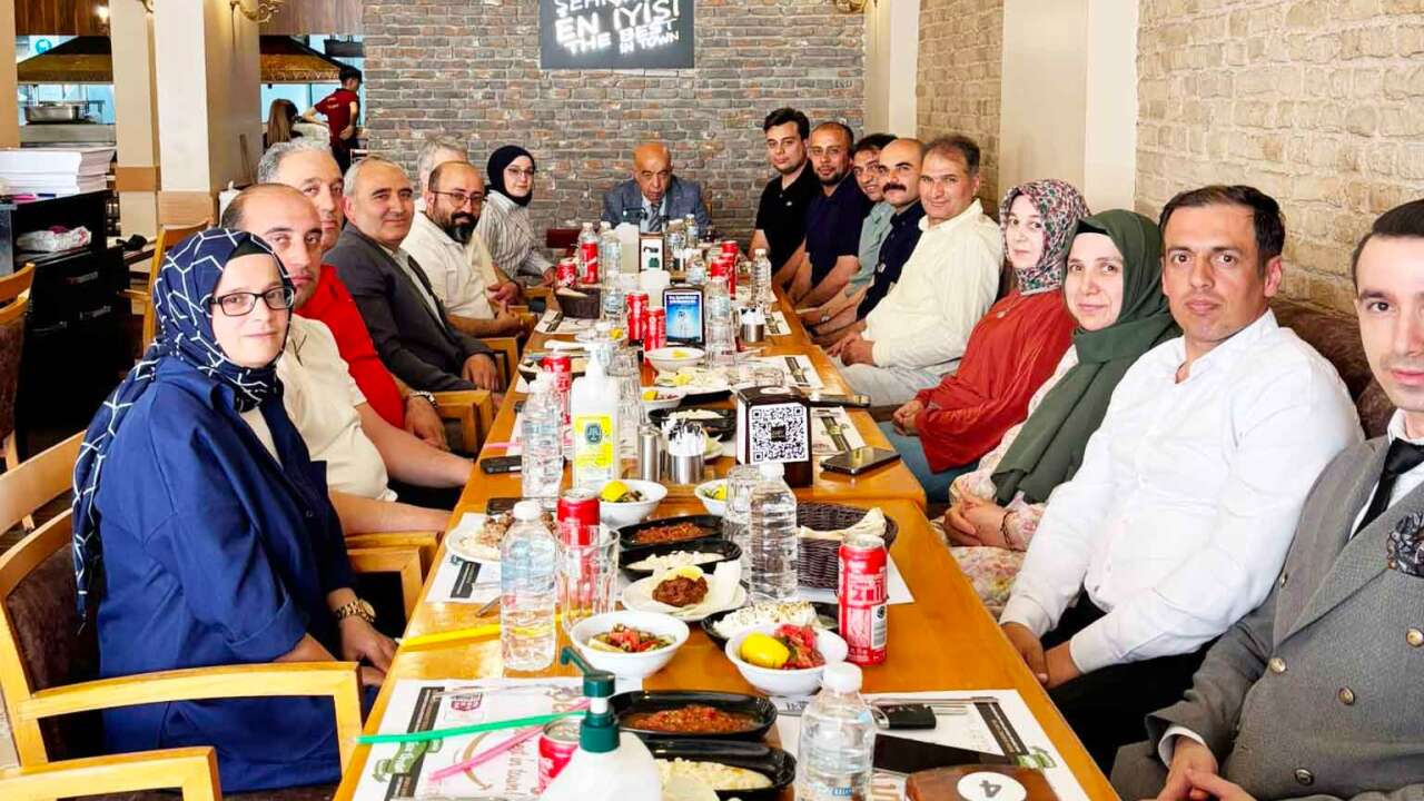 Gimat’ta Duygusal Veda! Kasiyer Olarak Başladı, Mağaza Müdürü Olarak Alkışlarla Uğurlandı
