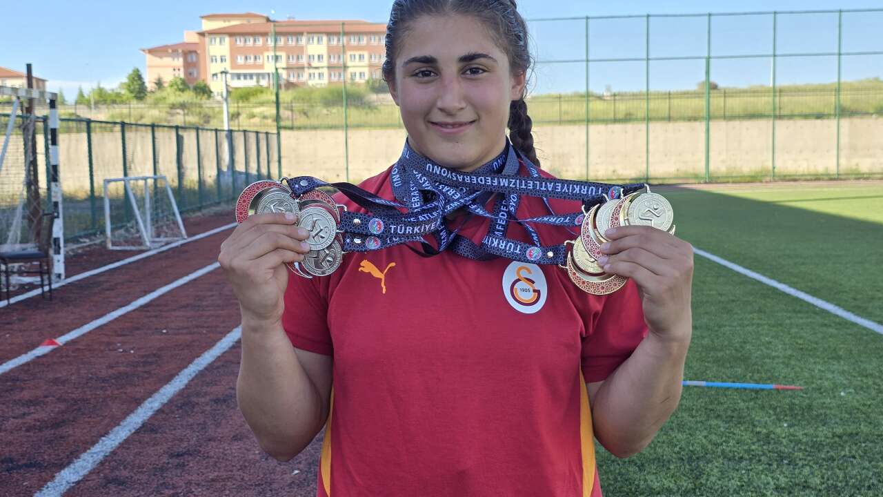 Yozgatlı Milli Takım Adayı Emine Nur Bektaş’tan Çifte Türkiye Derecesi