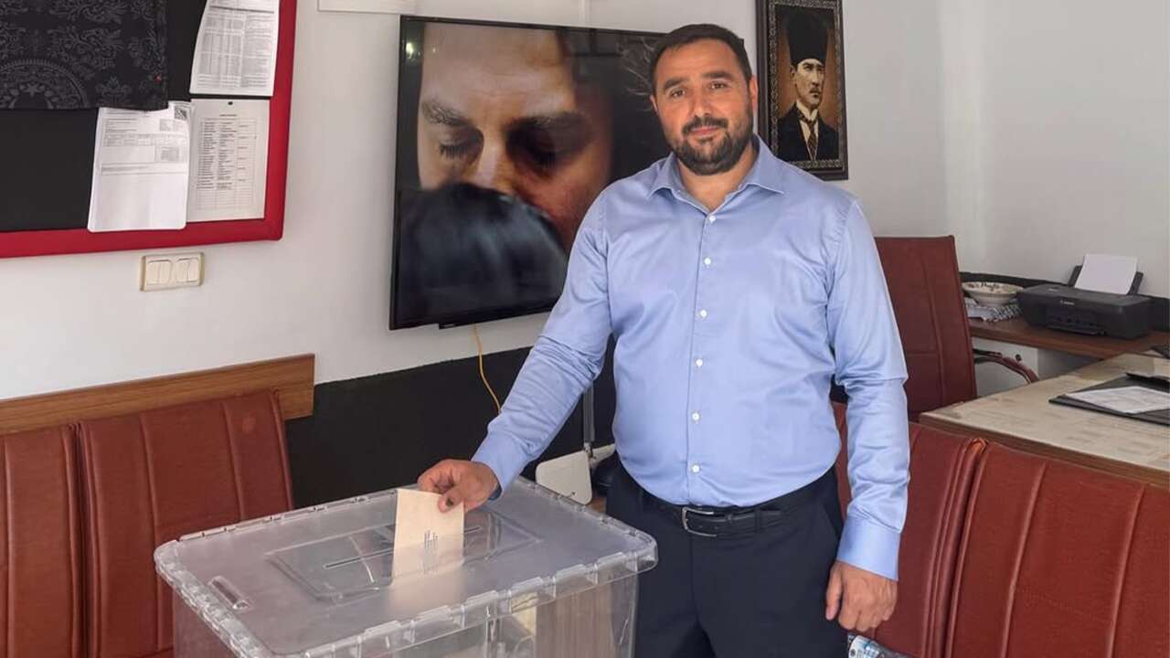 Sarıkaya Minibüsçüler Kooperatifi’nde Seçim Heyecanı: Murat Can Güven Tazeleyerek Yeniden Başkan Seçildi