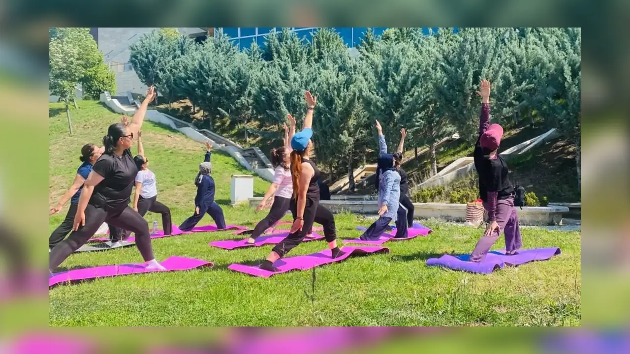 Esertepe Aile Yaşam Merkezi’nde Yoga Günü Etkinliği Yoğun Katılımla Gerçekleştirildi