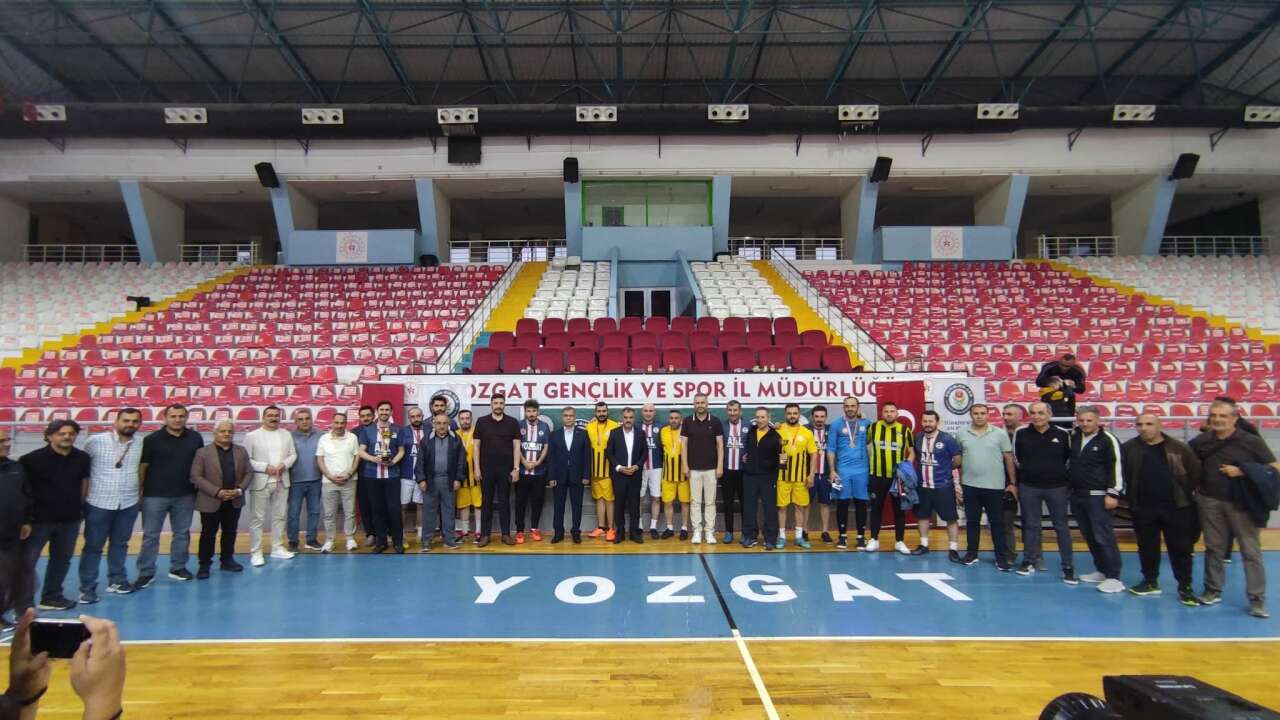 Yozgat’ta Eğitim-Bir-Sen Geleneksel Futsal Turnuvası Sona Erdi