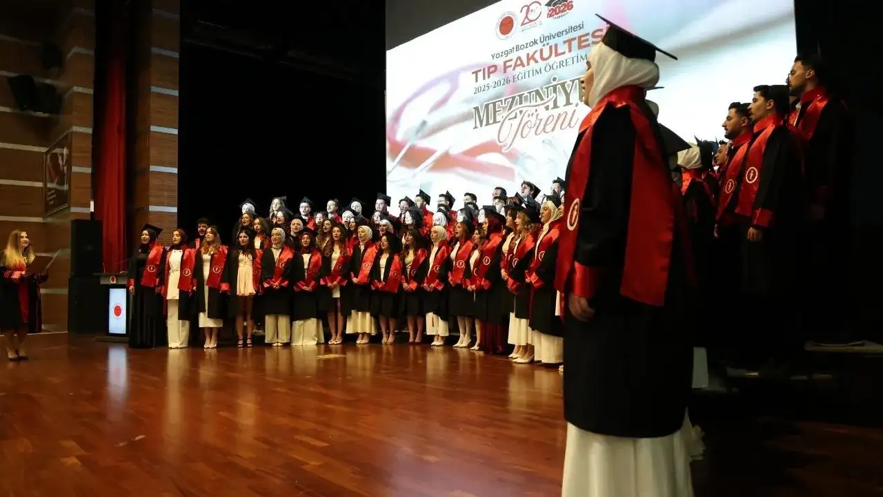 Yozgat'ta Beyaz Önlük Gururu! Geleceğin Doktorları Mezuniyet Sevinci Yaşadı