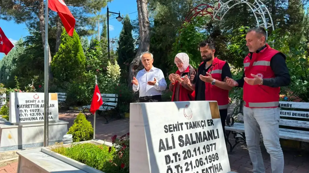 Yozgat'ta Duygusal Anma! Şehit Ali Salmanlı Kabri Başında Dualarla Yad Edildi
