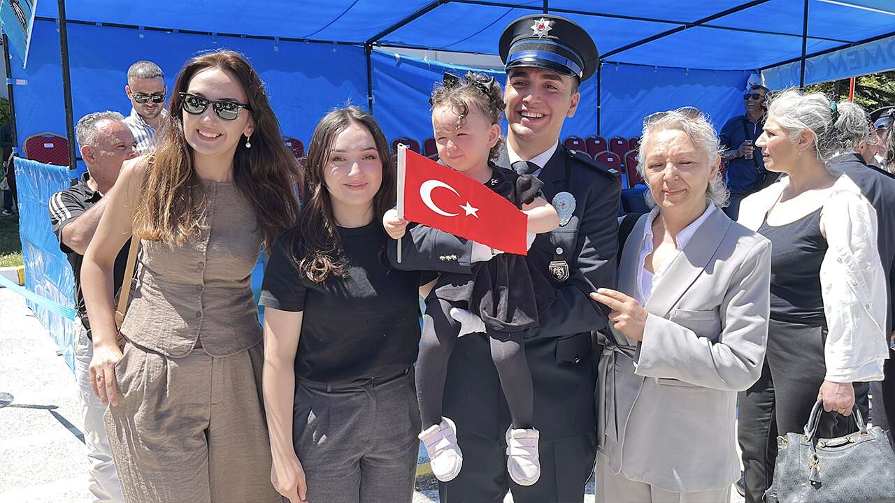 Şehit Polisin Oğlu Yozgat POMEM’den Mezun Oldu: Babasının İzinden Giderek Polis Üniformasını Giydi