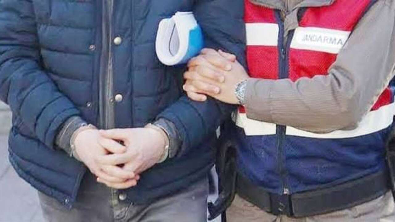 Yozgat'ta Jandarmadan Asker Eğlencesi Denetimi: Faturasız Kuru Sıkı Tabancaya Ceza, Aranan 3 Şahıs Yakalandı