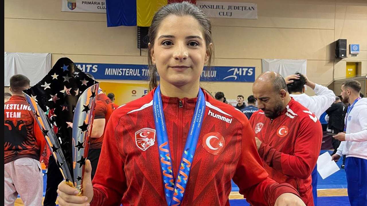 20 yıl sonra gelen büyük başarı: Yozgatlı Güreşçi Elif Sude Elmalı, Avrupa Şampiyonası'nda Türkiye'yi Temsil Edecek