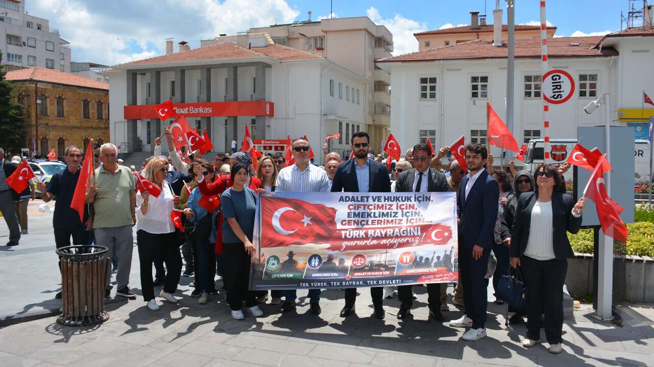 İYİ Parti Yozgat Teşkilatı Ankara'daki "Bayrak Aç" Mitingine Katıldı
