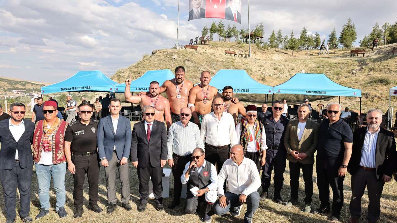 Yozgat Gençlik ve Spor İl Müdürü Hopur, Çorum'da Güreşçilerle Buluştu
