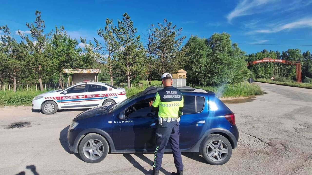Yozgat Jandarmasından Sürücü Belgesiz Araç Kullananlara Ağır Ceza