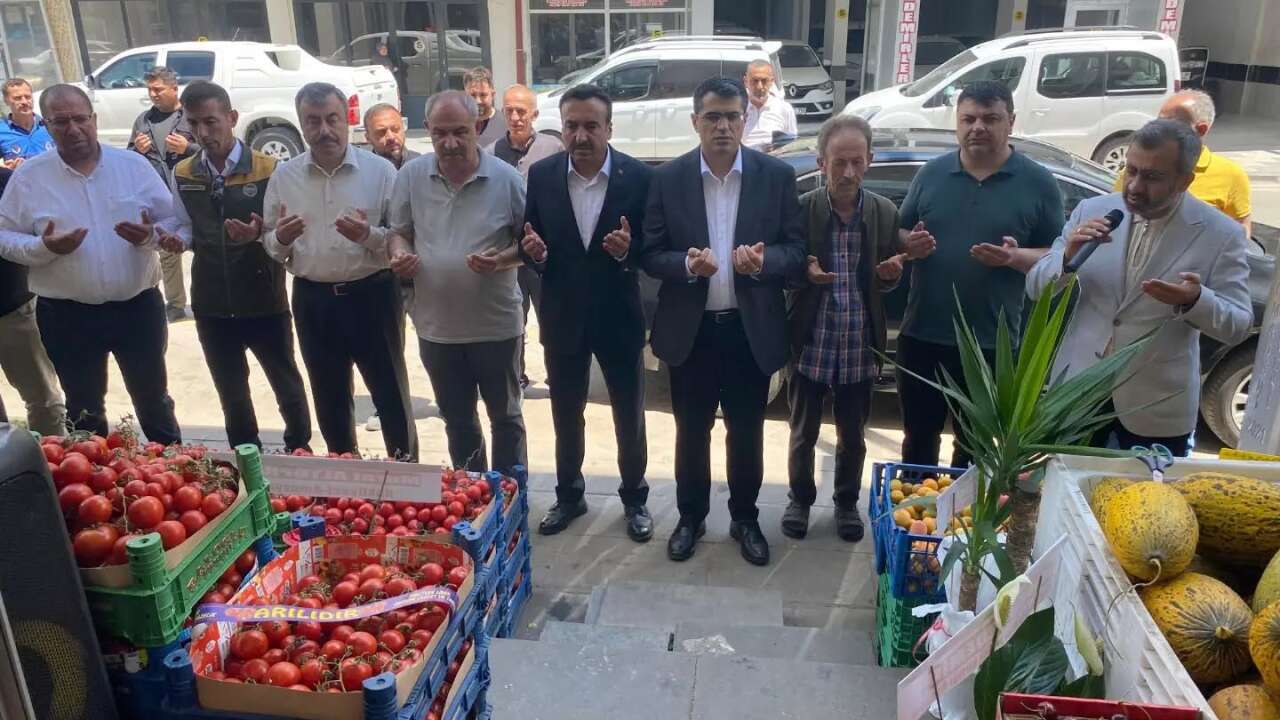 Akdağmadeni'nde Yeni Kapalı Semt Pazarı Hizmete Girdi! Esnaf ve Vatandaş Tek Çatı Altında Buluştu
