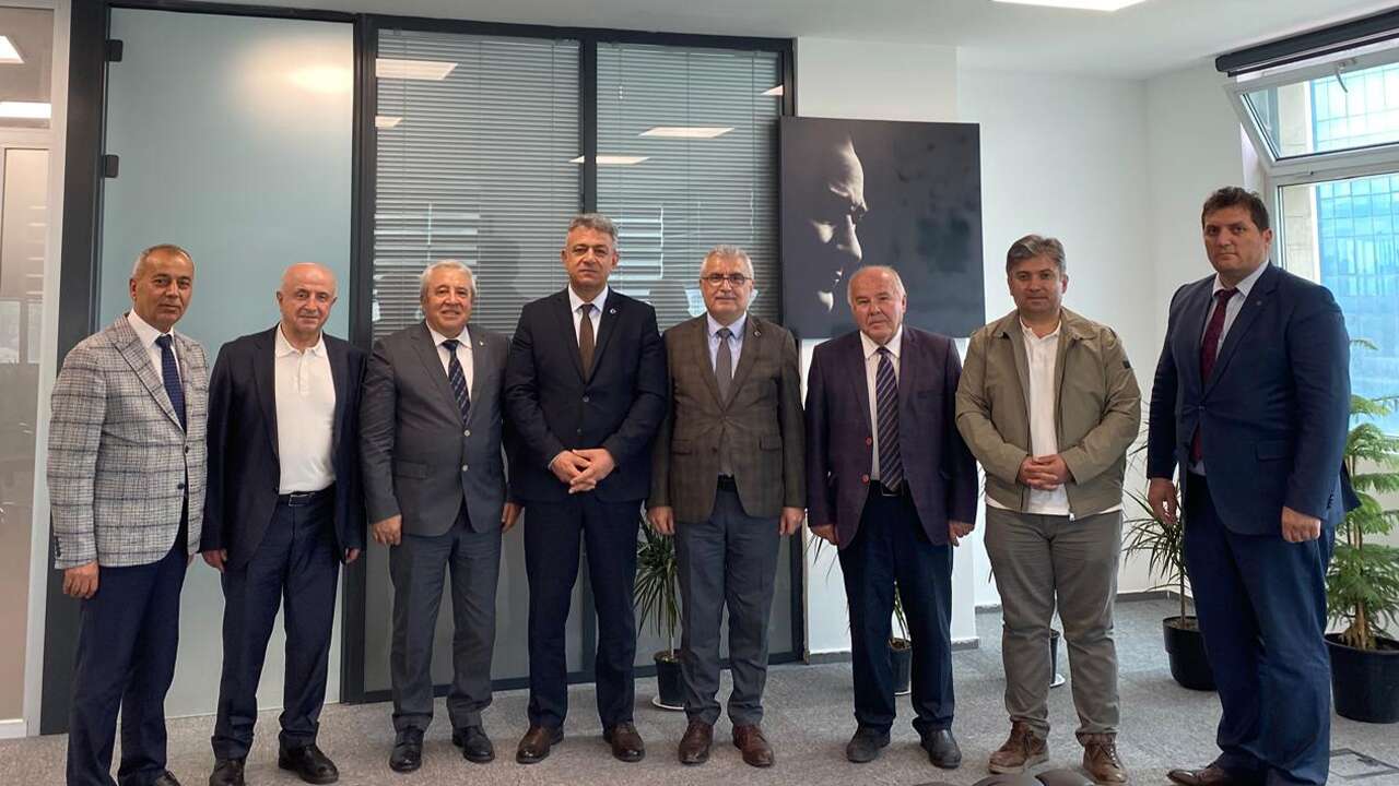 Yozgatlılardan ABB İnsan Kaynakları Genel Müdürü Şahin Bozdemir'e Anlamlı Ziyaret: Birlik ve Dayanışma Mesajı