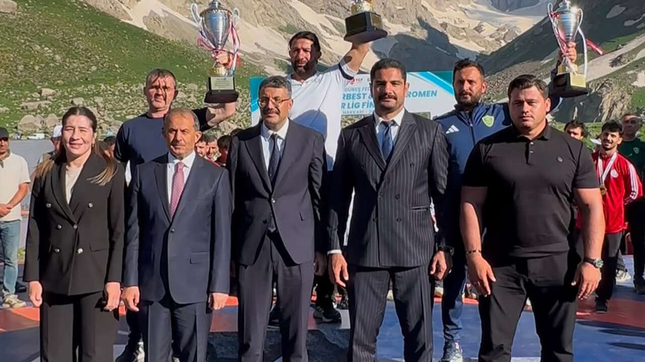 ABB ASKİ Spor Grekoromen Güreşte Türkiye Şampiyonu! Rakibini Finalde Farklı Geçti