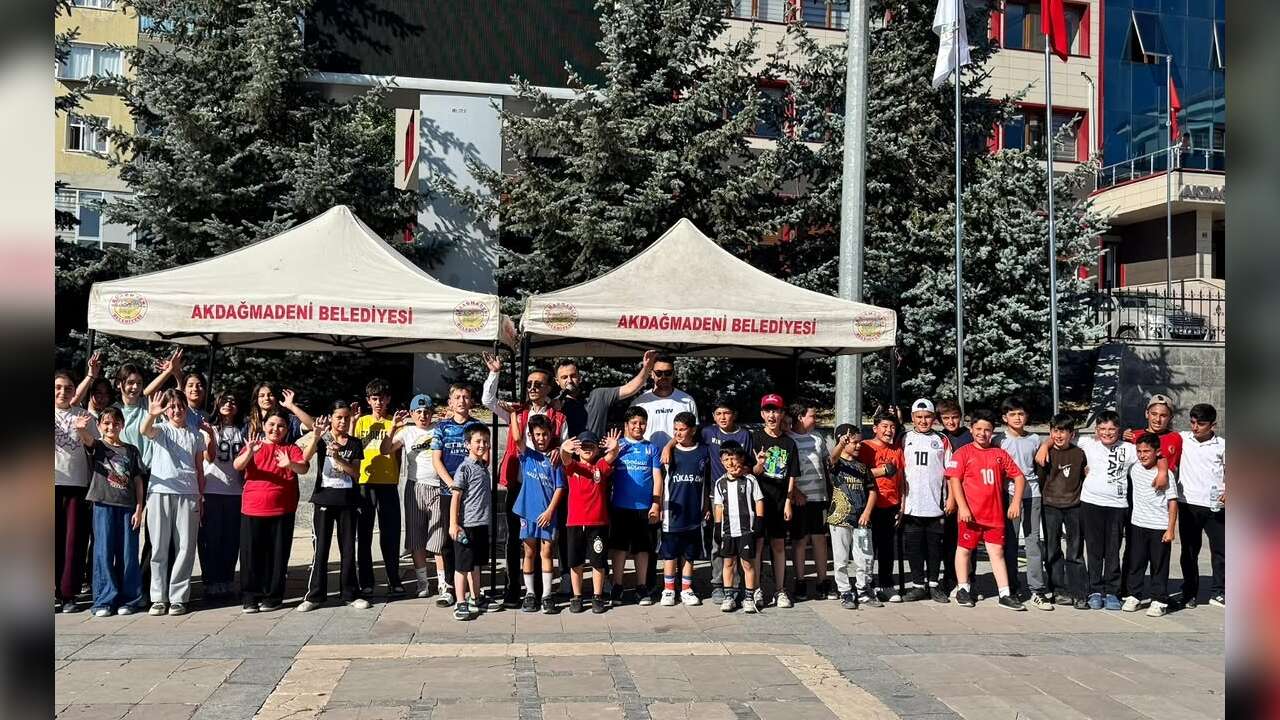 Yozgat’ta ilçenin meydanına akın akın geliyor kıyasıya mücadele ediyorlar
