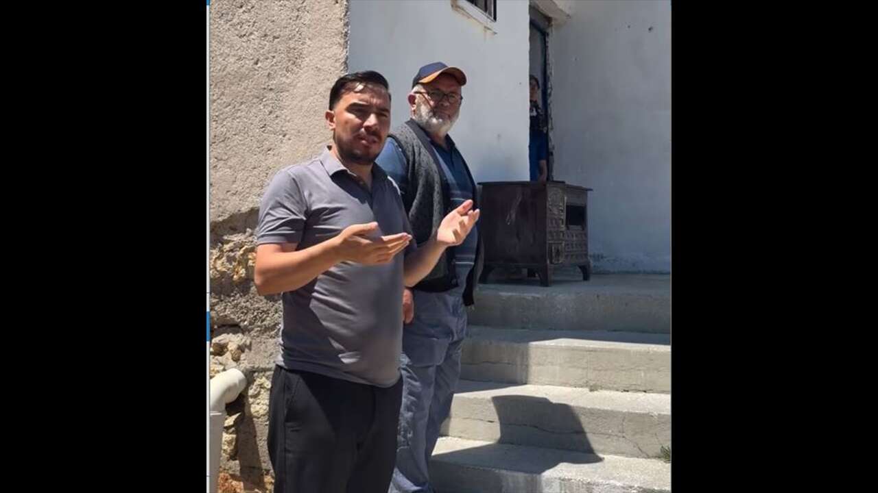 Yozgatlı ailenin durumu pes dedirtti: elektriksiz kapısı penceresi olmayan eski okul binasında yaşıyorlar