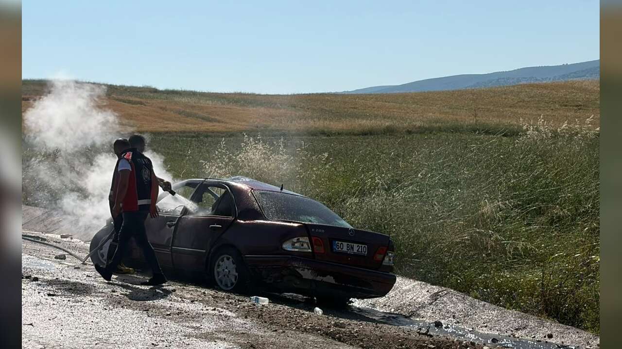 Yozgat'ta Devrilen Otomobil Alev Aldı: 1 Ölü, 3 Yaralı